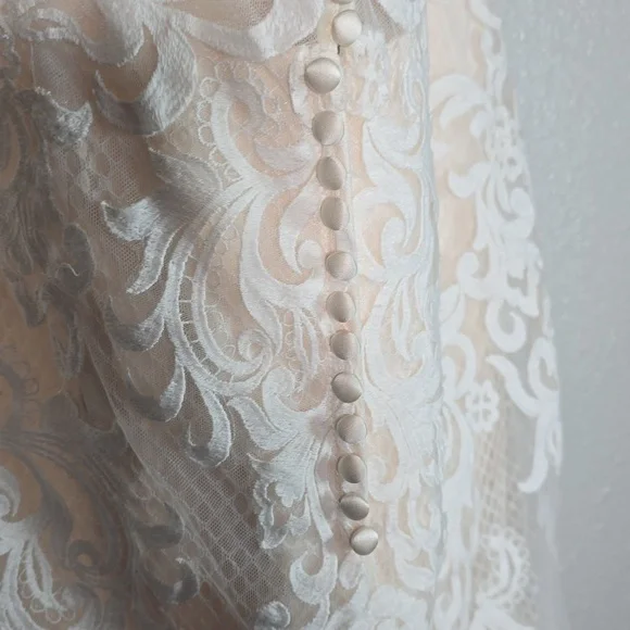 Galina Elegant Lace Off-Shoulder Wedding Dress Size 24W - Picture 10 of 13